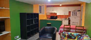 Cozy room near Crowfoot Centre