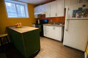 Cozy room near Crowfoot Centre