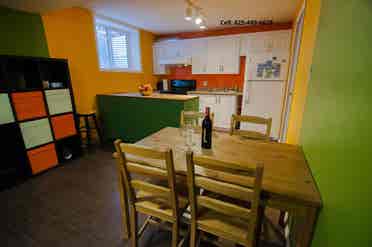 Cozy room near Crowfoot Centre