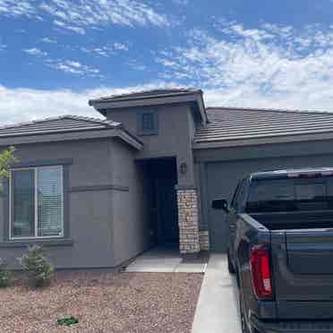 4 bed house with big back yard