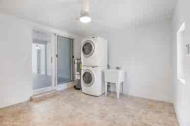 Clean Room for rent in FTL!