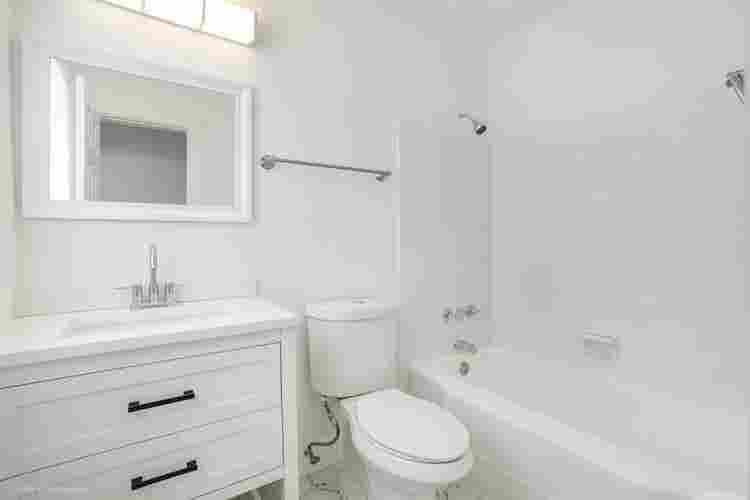 Clean Room for rent in FTL!