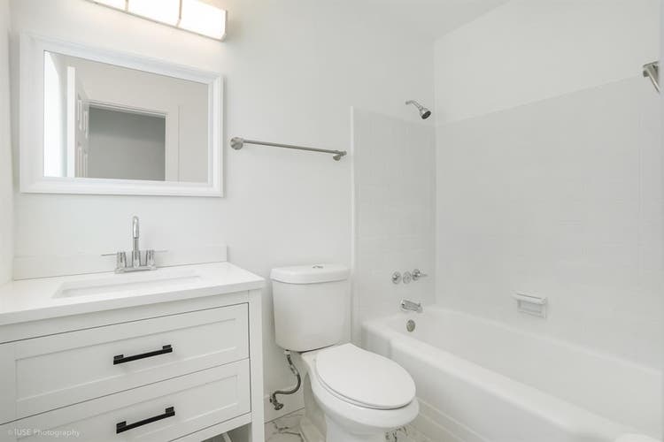 Clean Room for rent in FTL!