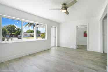 Clean Room for rent in FTL!