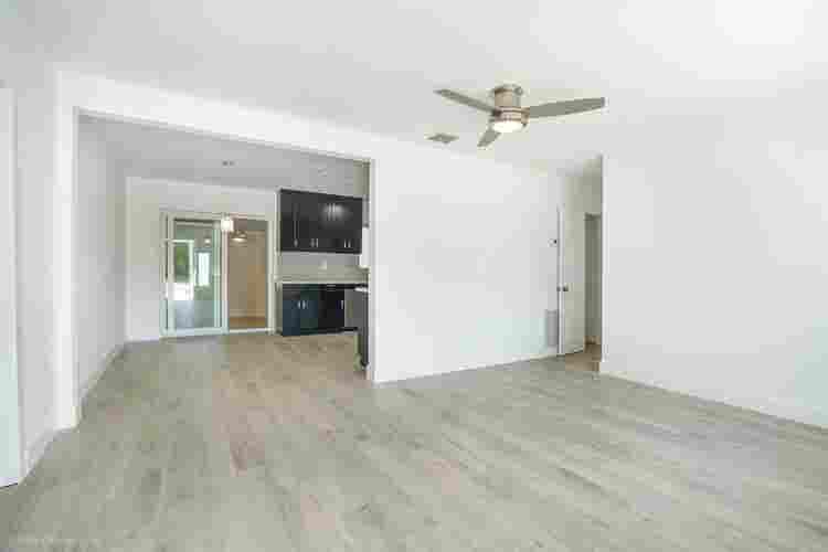 Clean Room for rent in FTL!