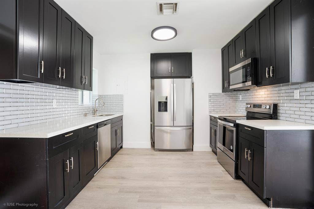 Clean Room for rent in FTL!