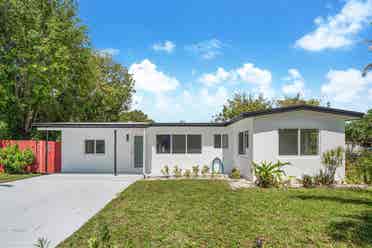 Clean Room for rent in FTL!
