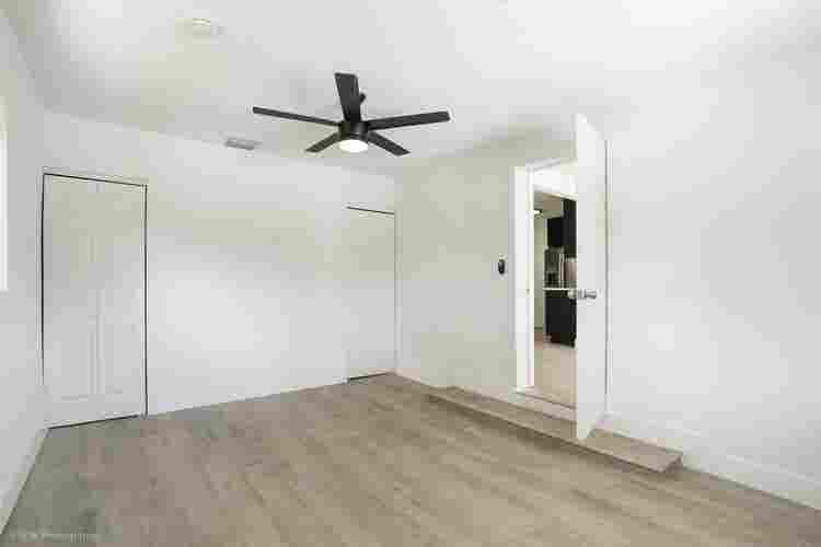 Clean Room for rent in FTL!