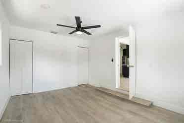 Clean Room for rent in FTL!