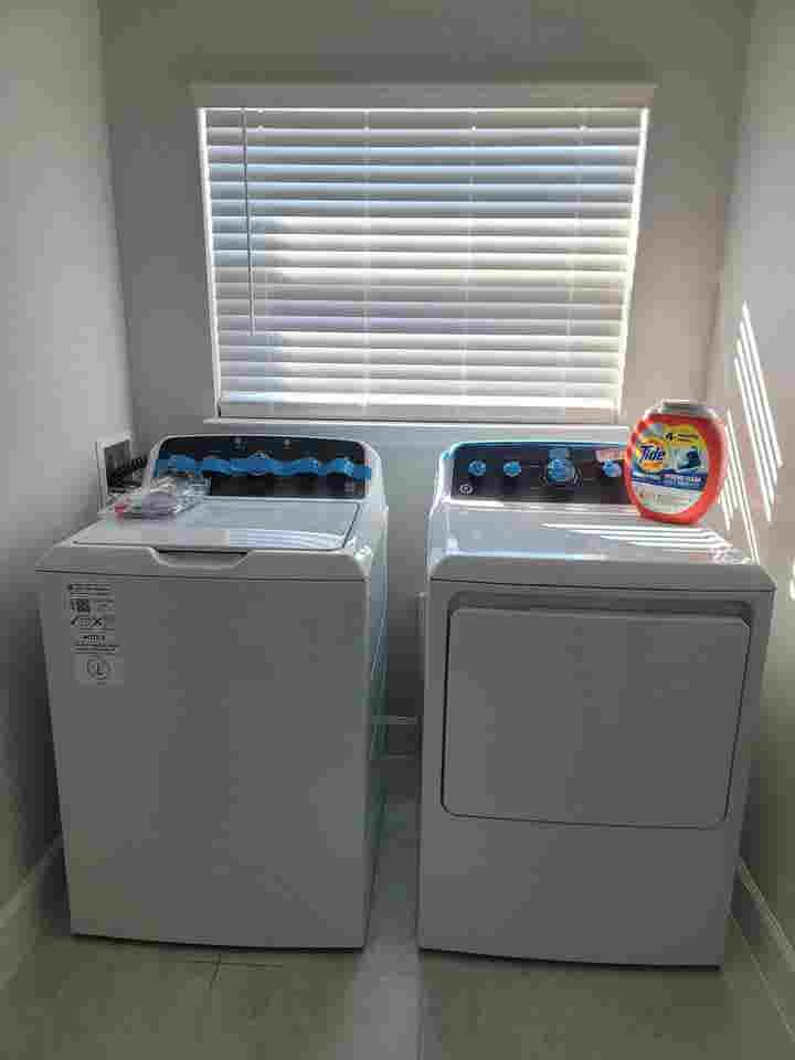 Room for Rent – Brand New House!
