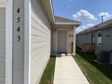New House to Share SE San Antonio