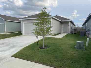 New House to Share SE San Antonio