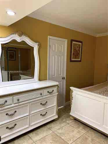 Room with private bathroom 