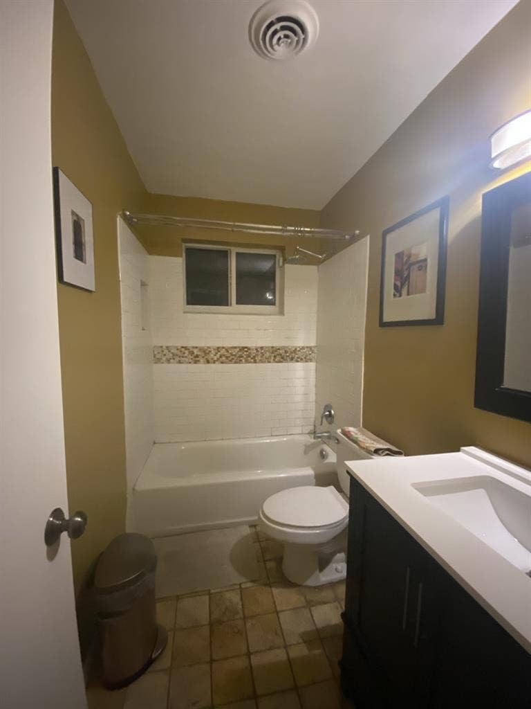 Room in Hollywood Hills, Florida