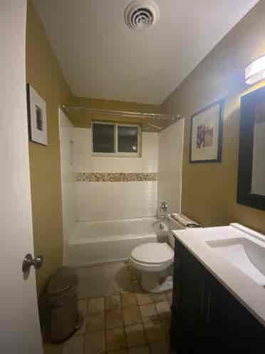 Room in Hollywood Hills, Florida