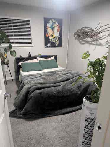 2 rooms in house w/ bathroom