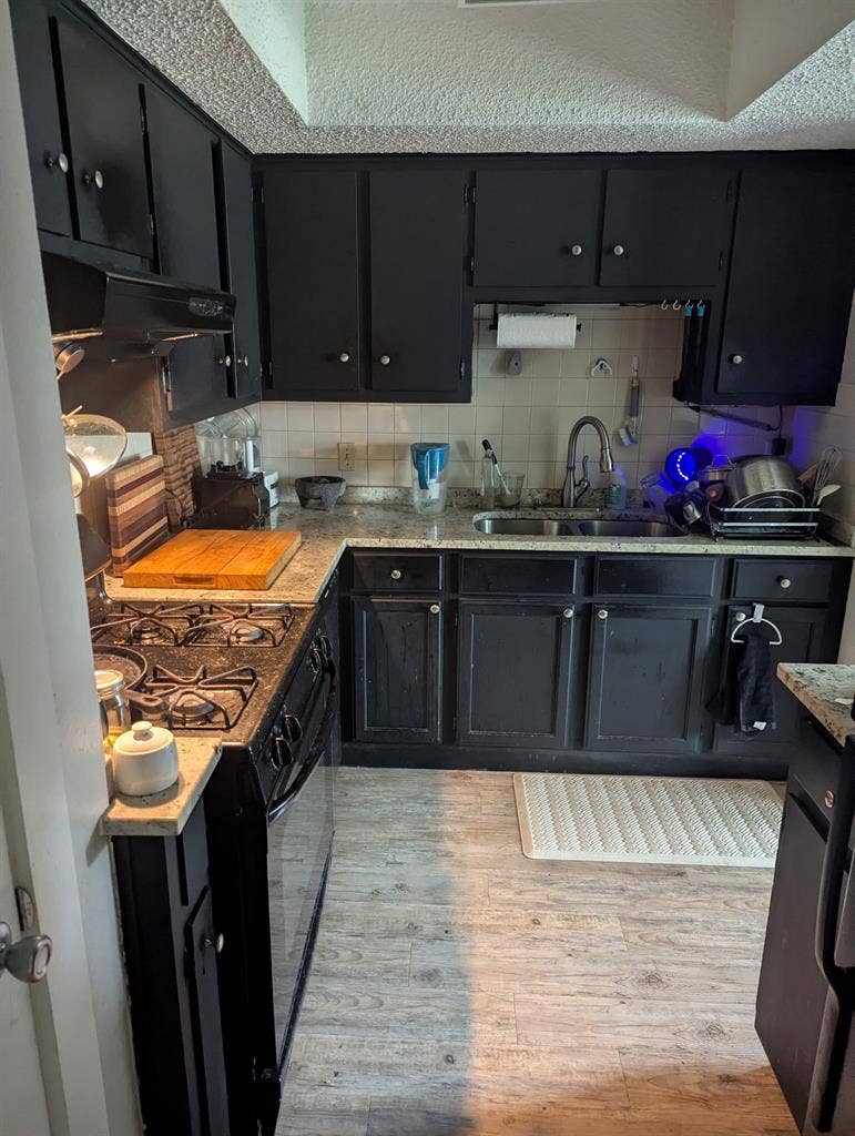 2 rooms in house w/ bathroom
