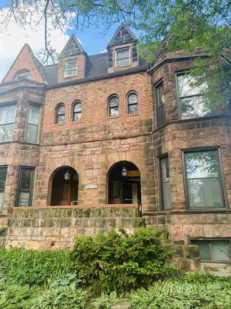 4 bedroom condo in Hyde Park