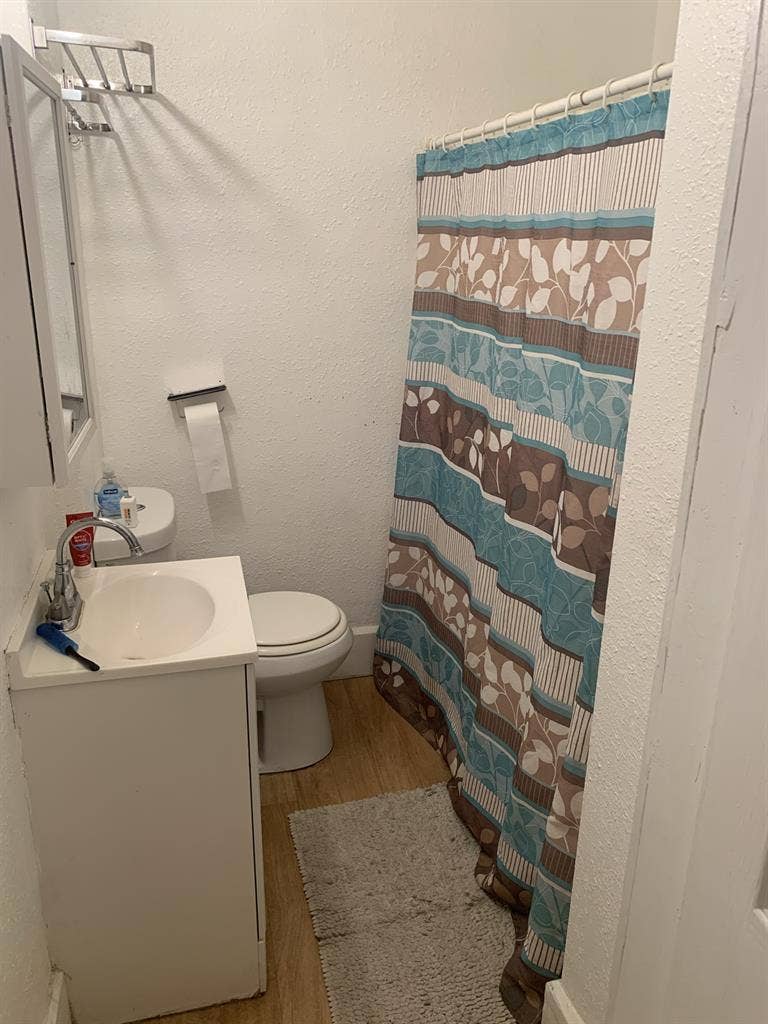 furnished bedroom, shared apartment