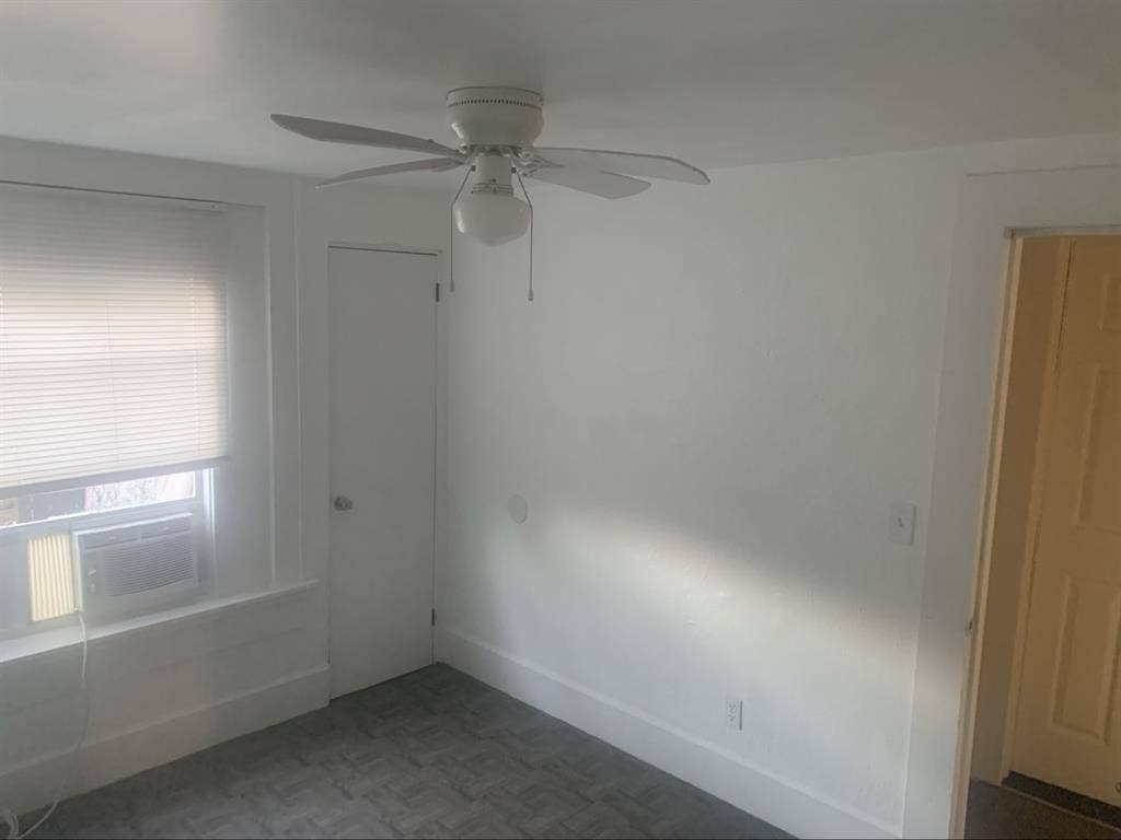 two bed apartment, one bath