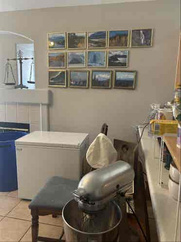 Big roomy ensuite w/walk-in closet