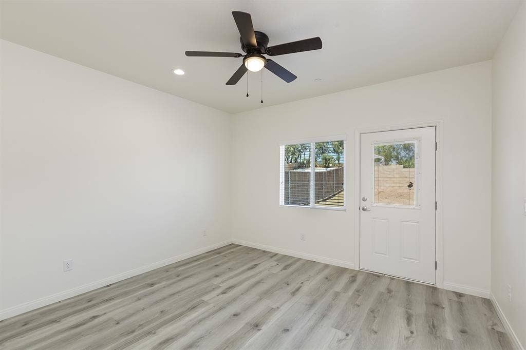 Master Room Walk-In Closet /mo