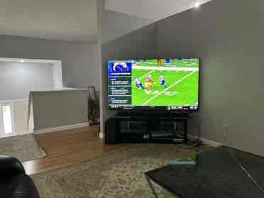 Looking for Roommate for Condo