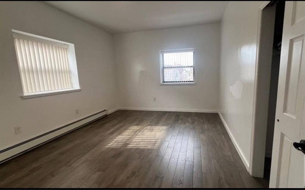Xl
Large room with pvt. bathroom