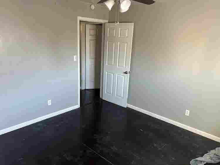 Mid sized 
 room for single person
