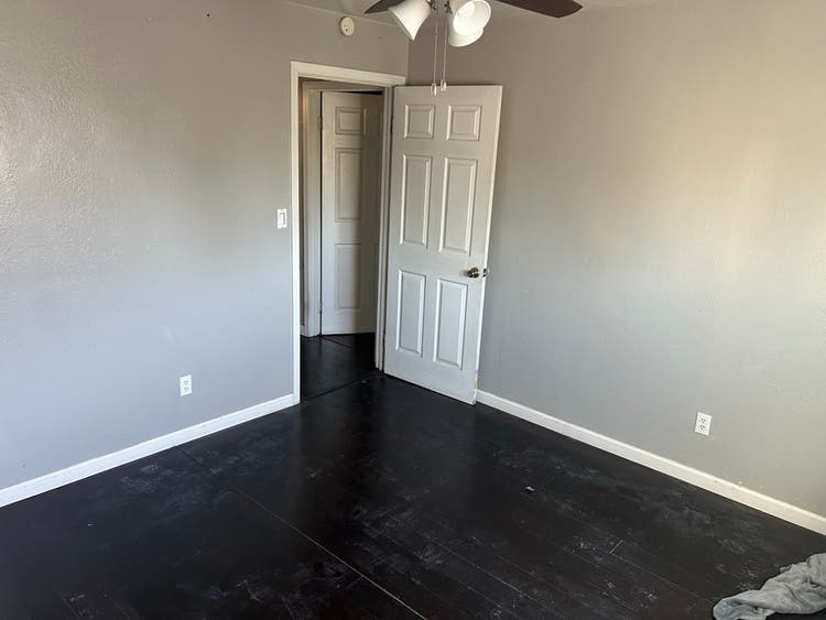 Mid sized
room for single person