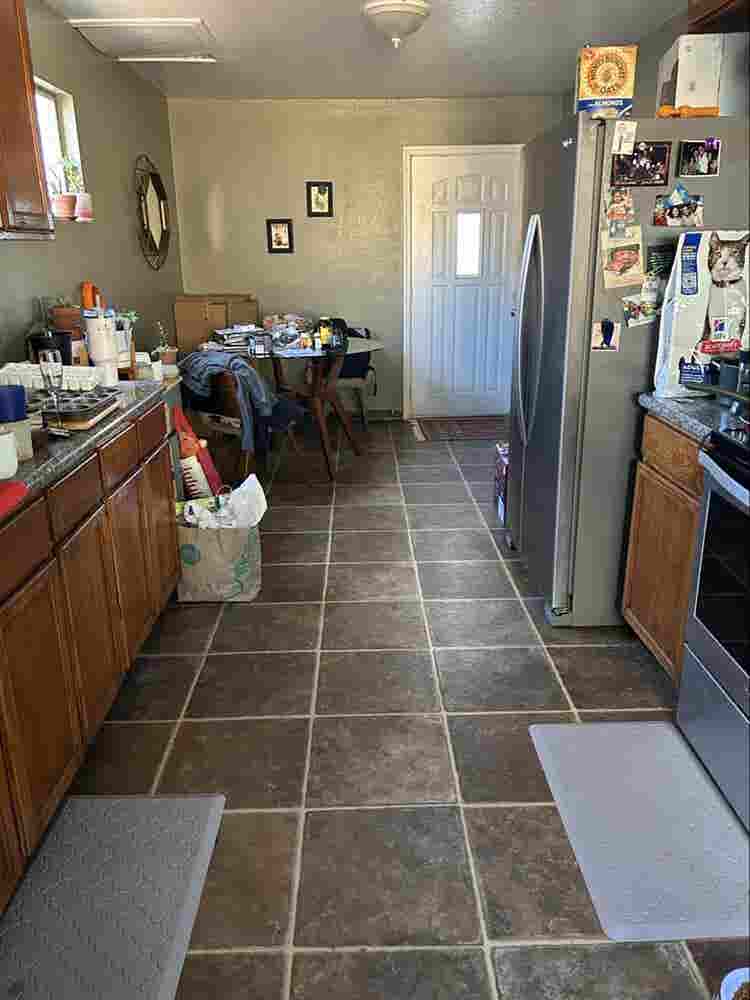 Mid sized 
 room for single person
