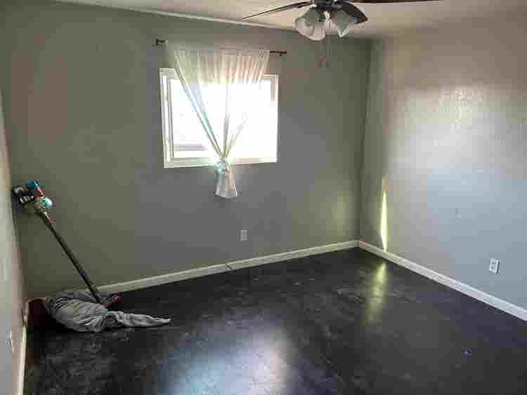 Mid sized 
 room for single person