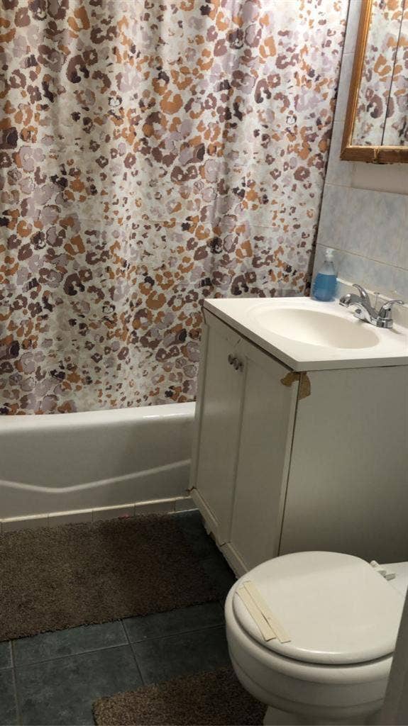 Looking for female roommate.