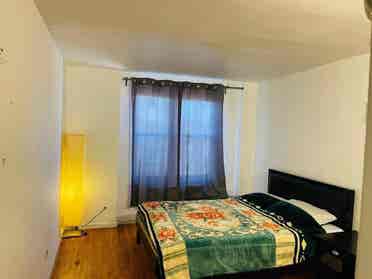 Looking for female roommate.