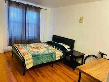 Looking for female roommate.
