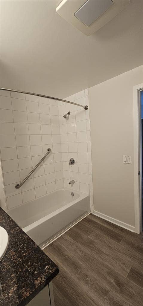👀 for a roommate - Avail.