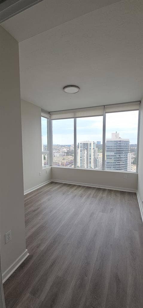 👀 for a roommate - Avail.