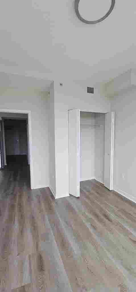 👀 for a roommate - Avail. Sept