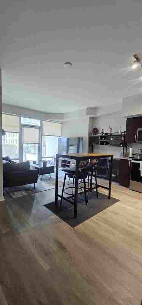 👀 for a roommate - Avail. Sept