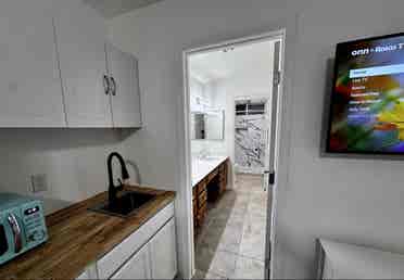 Fully furnished all included $.