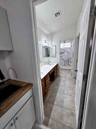 Fully furnished all included $.