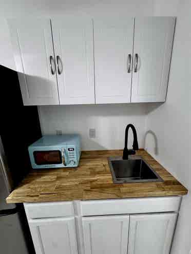 Fully furnished all included $.