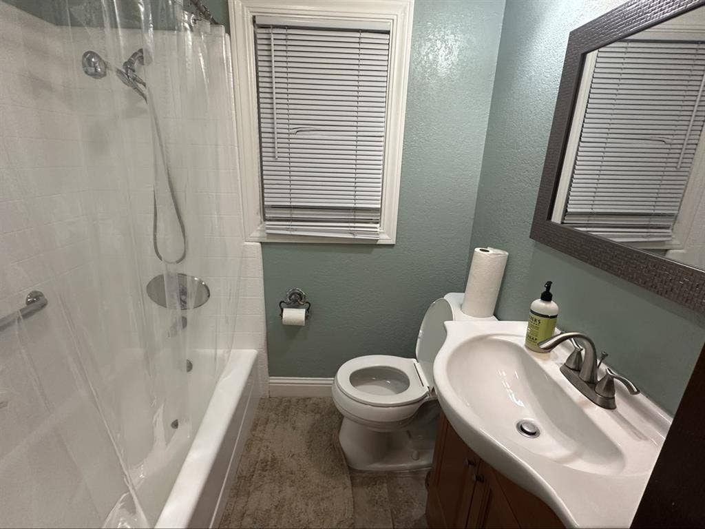 1 bedroom / 1 bath
