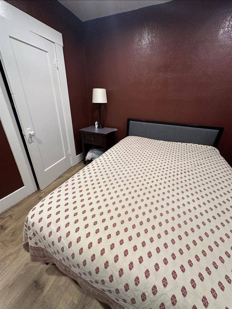 1 bedroom / 1 bath