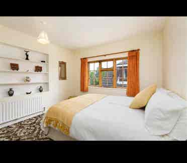 Room/ rooms for sublet Goatstown.