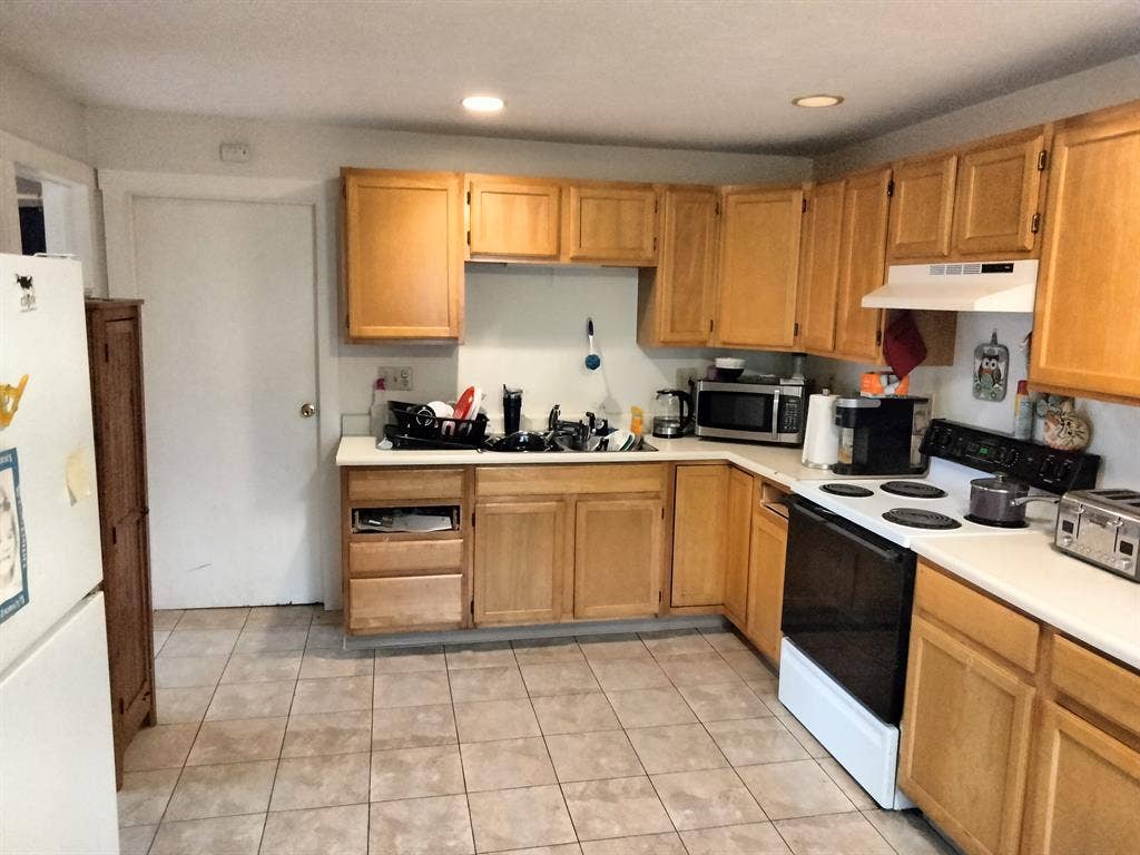 Need roommate ASAP