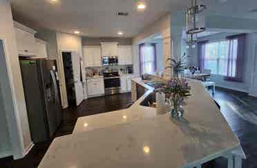 Room in West Ashley (female only)
