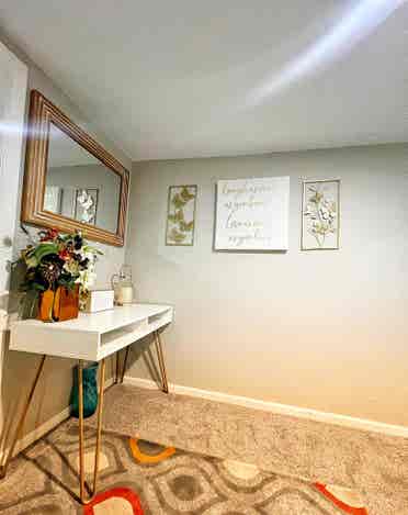 Furnished Basement Suite in Gahanna