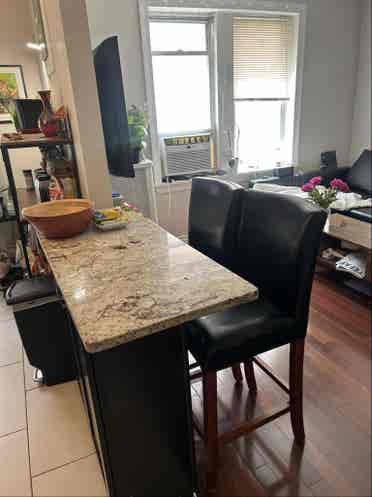 Room available in Sunnyside Queens