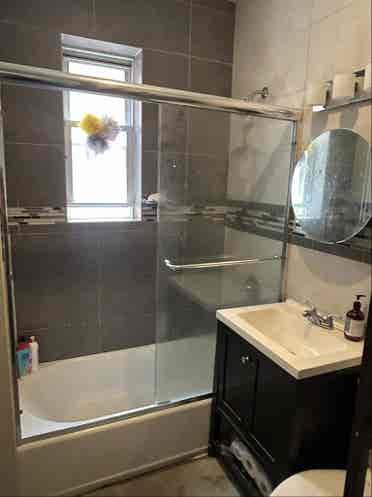 Room available in Sunnyside Queens
